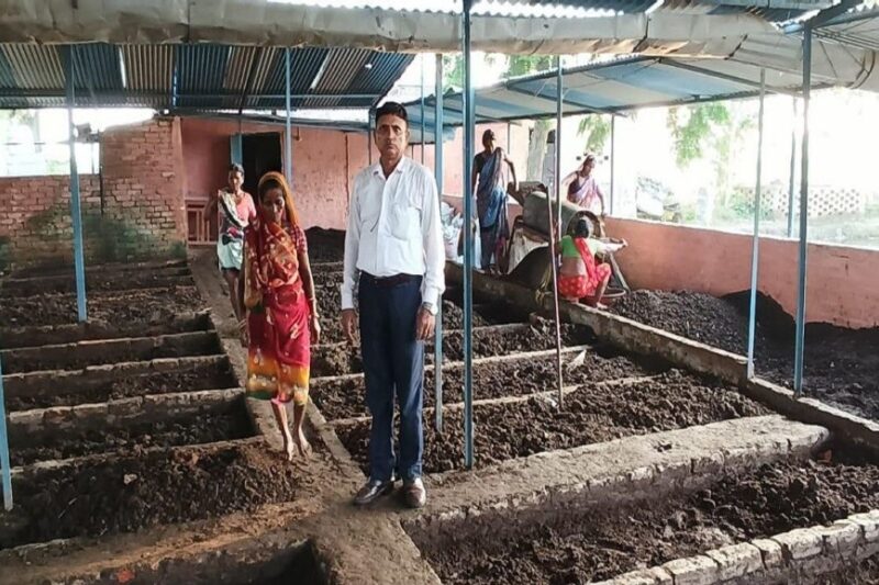 गोबर से लाखों का साम्राज्य, 40 केंचुओं से शुरू किया सफर, आज 15,000 क्विंटल सालाना उत्पादन, यूपी के नागेंद्र पांडेय बने वर्मी कंपोस्ट के ‘किंग’