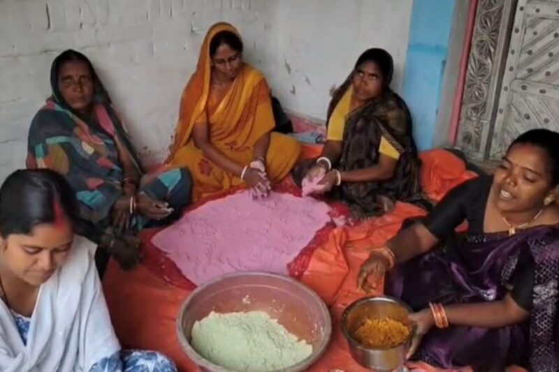 होली पर UP की ‘लखपति दीदियां’ बनाएंगी हर्बल गुलाल, UPSRLM का राज्यव्यापी अभियान, 5 करोड़ रुपये बिक्री का लक्ष्य, जानें पूरी जानकारी