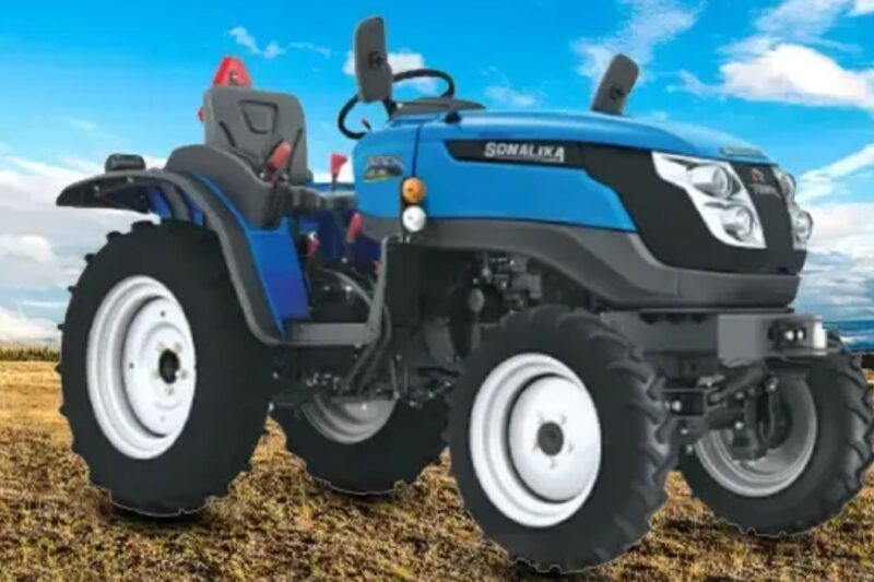 Electric Tractor 2026: इलेक्ट्रिक और CNG ट्रैक्टरों का क्रेज, 2026 में Mahindra, Sonalika और Swaraj लाएंगी धमाकेदार मॉडल, डीजल से मुक्ति की ओर बढ़ रहा है भारतीय किसान