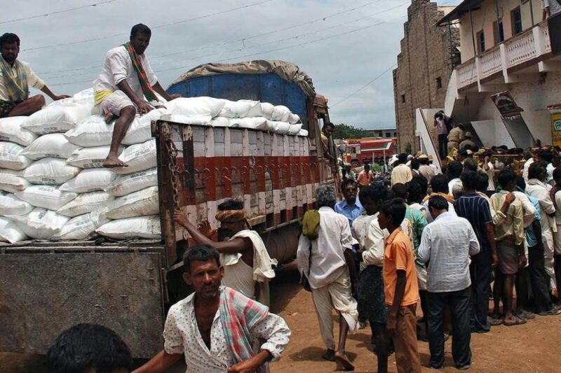 Urea Shortage: यूरिया में आत्मनिर्भर भारत का वादा कहां गया, 2025 की डेडलाइन खत्म, 98 लाख टन आयात हो चुका, ईरान युद्ध से बढ़ी मुश्किल, गैस और केमिकल के लिए विदेशों पर निर्भरता, जानें पूरी हकीकत