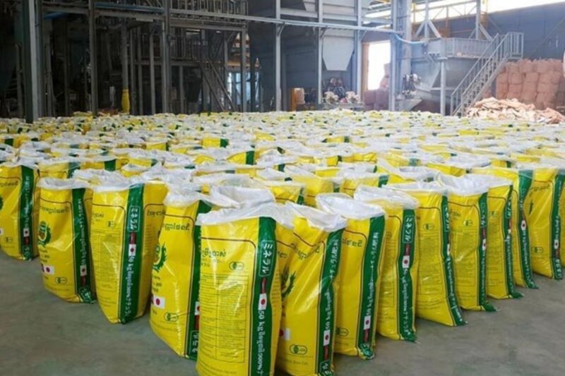 Fertilizer Price: यूरिया और डीएपी के दाम स्थिर, खरीफ सीजन से पहले सरकार का बड़ा ऐलान, 45 किलो यूरिया ₹266.50 और 50 किलो डीएपी ₹1350 पर ही मिलेगी, वैश्विक तनाव के बावजूद कोई कमी नहीं