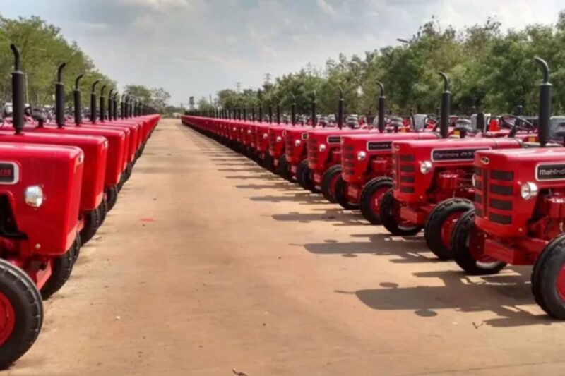 Mahindra Tractors Sales Report March 2026: महिंद्रा ने मार्च में बेचे 43,403 ट्रैक्टर, घरेलू बाजार में 33% की जबरदस्त उछाल दर्ज